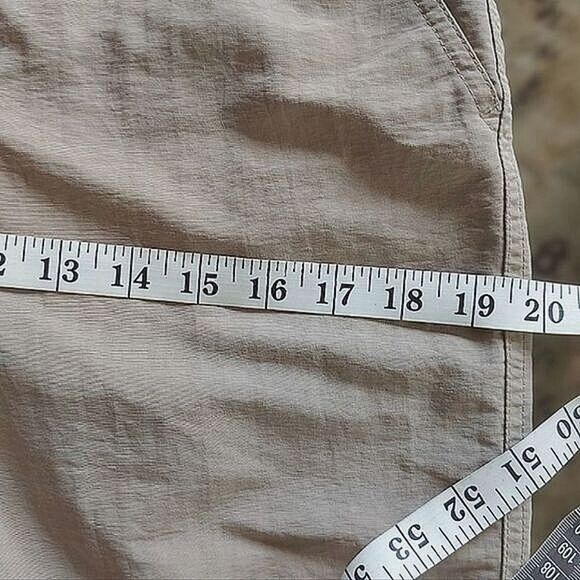 North Face nylon khaki midi hiking shorts Size 4 - Picture 11 of 15